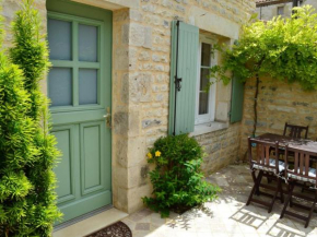 Charmante maison en pierre avec cour privée, équipements bébé, vélos, proche de la Charente - FR-1-653-91